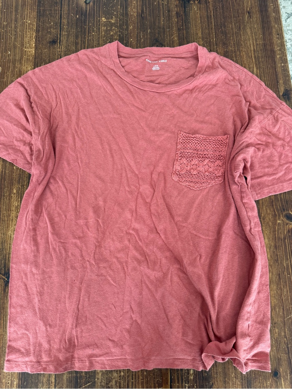 American Eagle Outfitters Men’s Coral Pocket Short Sleeve Tee